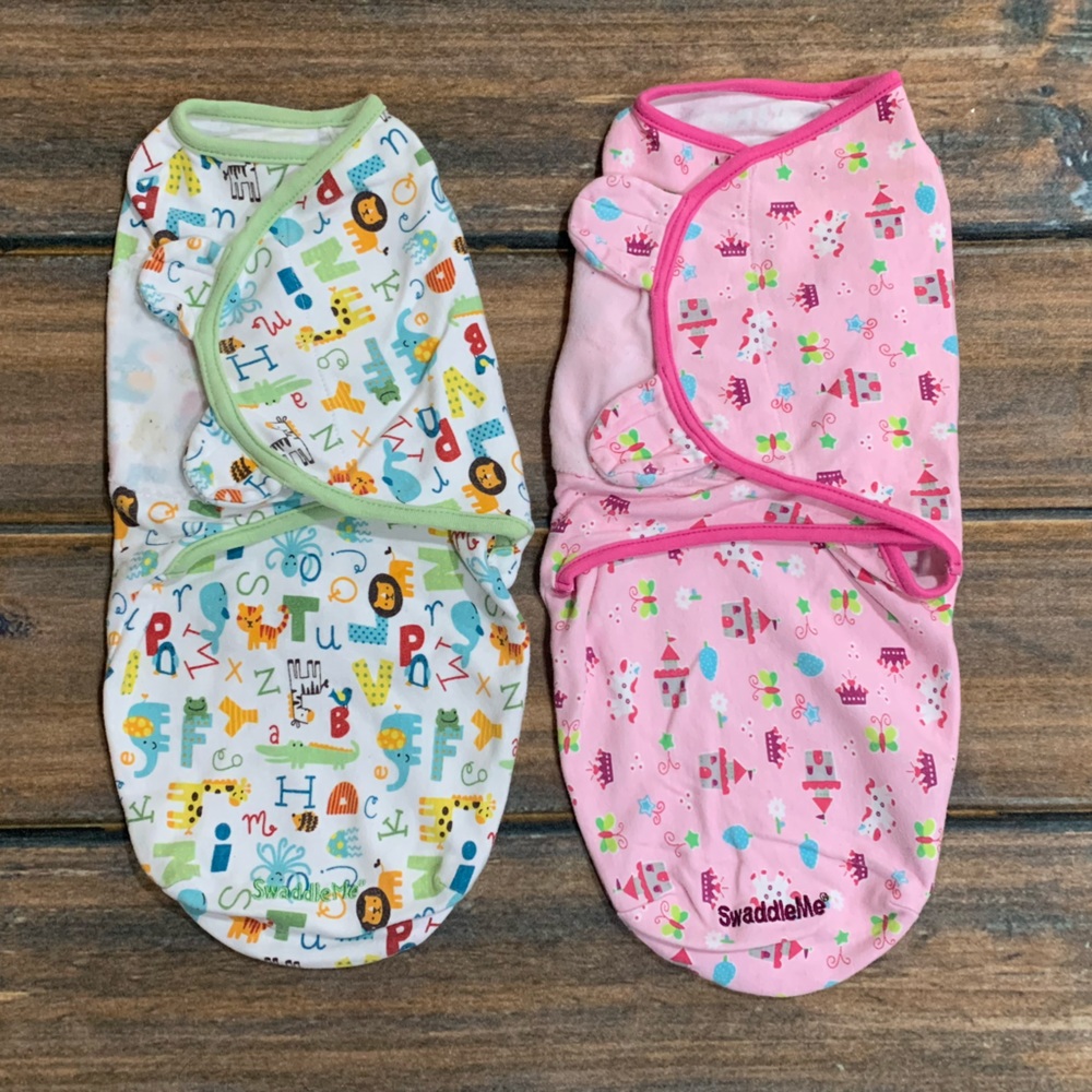 Set of 2 Summer brand SwaddleMe blankets - royal and ABCs designs - size 0-3mo